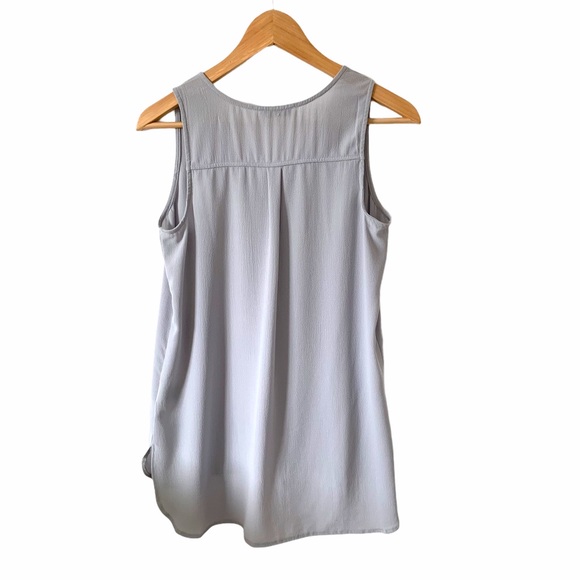 Sleeveless blouse - Picture 2 of 3